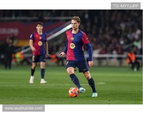 世体:德容下周还无法复出,教练组希望他国际比赛日前回归 世体:德容下周还无法复出,教练组希望他国际比赛日前回归